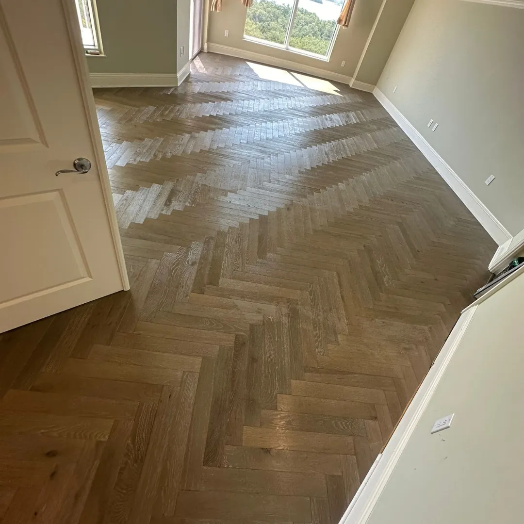 Herringbone hardwood floor pattern in Florida living room